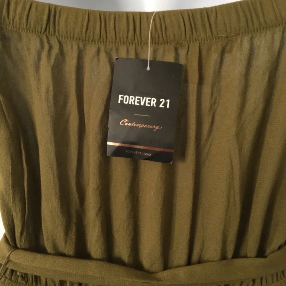Forever 21- Tube Top Olive Green Jumpsuit NWT. Size M - Picture 4 of 7